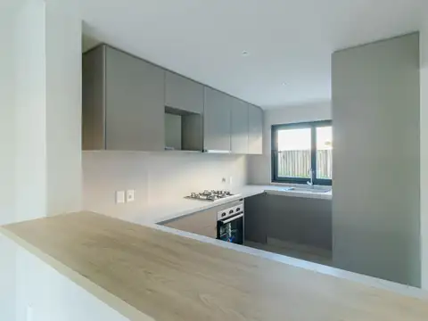 Venta casa 3 dormitorios con seguridad en Carrasco
