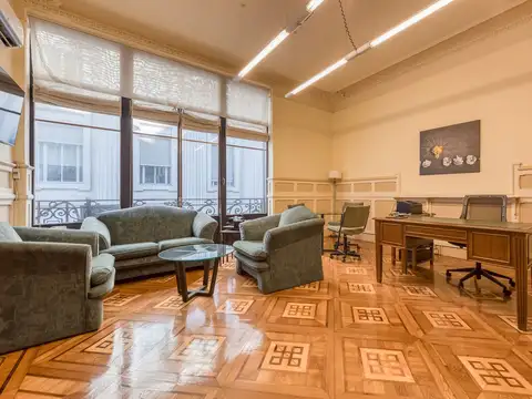 Oficina en Venta 100 años