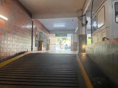 Cochera en Monserrat