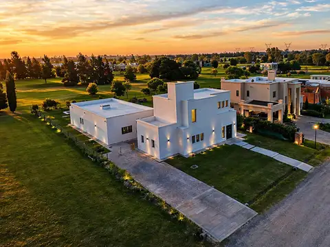 Casa en venta en de 5 ambientes en Medal Country Country Club - Pilar