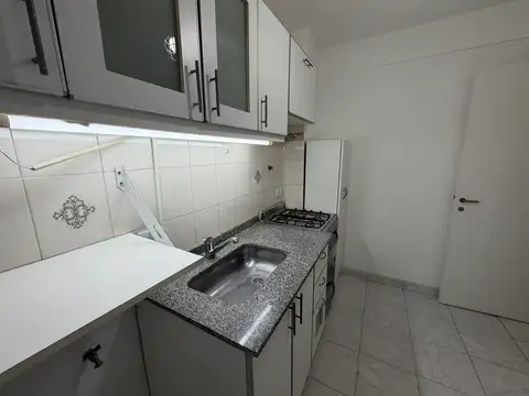 Depto en Alquiler en Villa Ortuzar, balcón al frente y luminoso