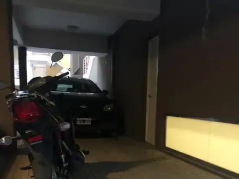 Cochera Suipacha al 1100