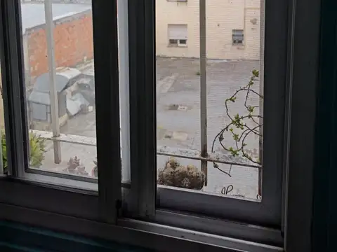 MUY BUENA UBICACION PARA UN DOS AMBIENTES DE 50M2