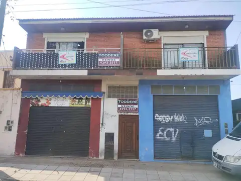 RETASADO!!! OPORTUNIDAD!!! PROPIEDAD CON 2 LOCALES COMERCIALES Y 2 DEPARTAMENTOS EN VENTA EN BURZACO 