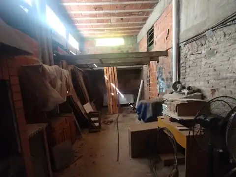 Local en Venta Via Púb.