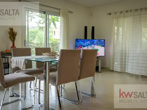 Casa 8 ambientes con 4 baños