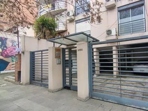 IMPECABLE MONOAMBIENTE EN ALQUILER PLENO CENTRO CASTELAR SUR