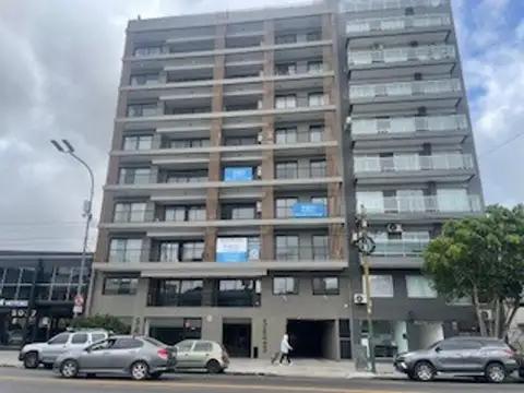 MONOAMBIENTE A ESTRENAR APTO PROF EN EXC UBICAC C/PATIO