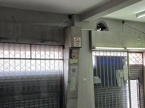 LOCAL 80m2 sobre  AV LOPE  DE VEGA AL 2200  VILLA RAFFO