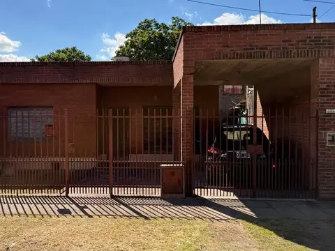 Venta Casa 3 Amb. Villa Udaondo, Ituzaingo