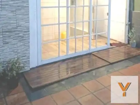 Depto Tipo Casa 6 ambientes con 2 baños
