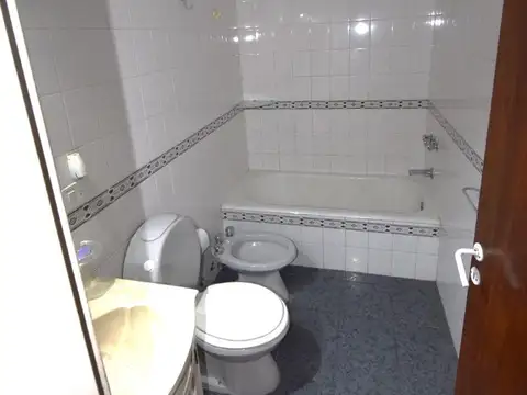 Depto Tipo Casa 4 ambientes con 2 baños