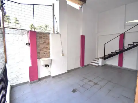 Depto Tipo Casa en Venta 51 años