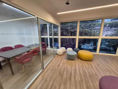 Oficina en Venta con 4 cocheras