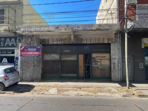 Local comercial 80 mt2 y 2 deptos en Lote propio 8,66 x 59