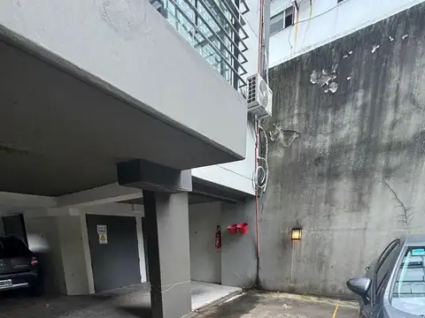 COCHERA Fija  cómodo acceso todo vehículo Porton automatizado control remoto
