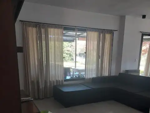 Hermosa casa en venta de 4 ambientes en Marinas del Pilar