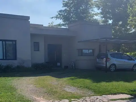 Hermosa casa en venta de 4 ambientes en Marinas del Pilar