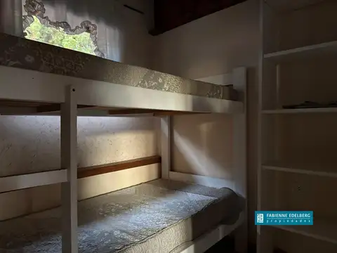 Casa 10 ambientes con 4 baños