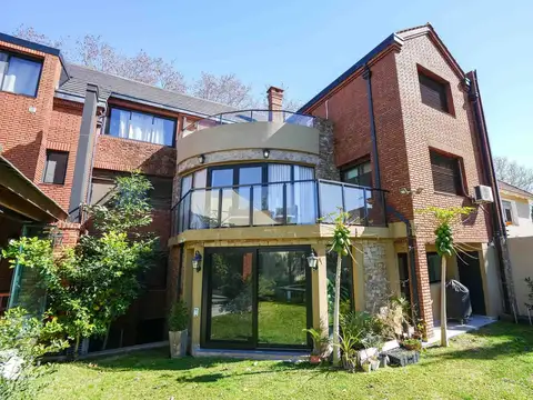 Venta Casa Chalet  en Venta en Acassuso, San Isidro, G.B.A. Zona Norte