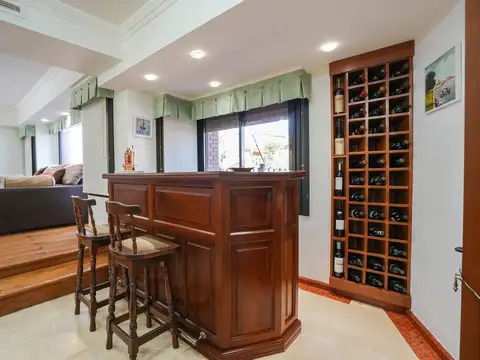 Casa 7 ambientes con 6 baños