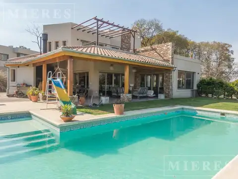 Casa en Venta sobre lote al golf en Haras  Santa Maria Barrio El Remanso