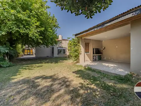 Casa 7 ambientes con 1 baño
