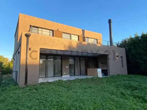 Casa en Venta en Pilar del Este - Santa Guadalupe, USD 299.000