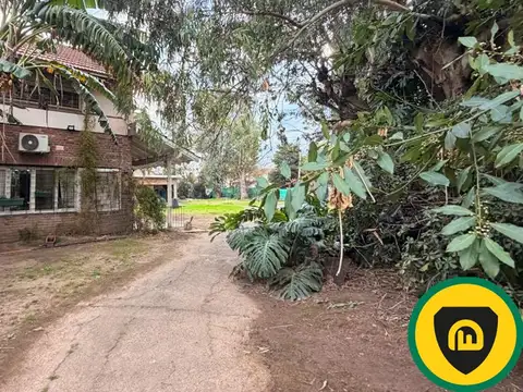 Casa en Venta con 8 cocheras