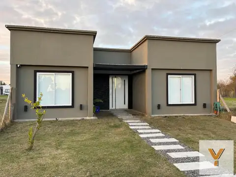 Casa en Venta - 3 Dormitorios 2 Baños - 130mts - Marcos Paz