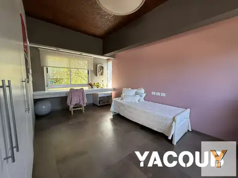 Casa en venta - 3 Dormitorios 2 Baños - Manuel B. Gonnet