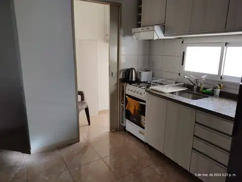 Pringles 1400, Piso 1