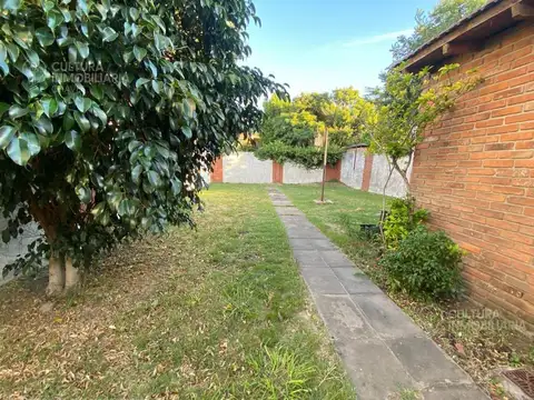 VENTA CASA CASTELAR SUR 5 AMBIENTES PARQUE