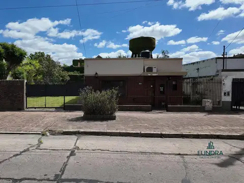 Casa en venta 2 lotes 600 m2
