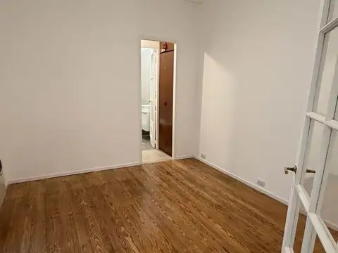 Venta de PH de 3 amb en planta baja con patio en Caballito. Reciclado