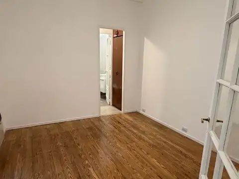 Venta de PH de 3 amb en planta baja con patio en Caballito. Reciclado
