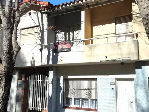 Avellaneda 236 , Piso 1