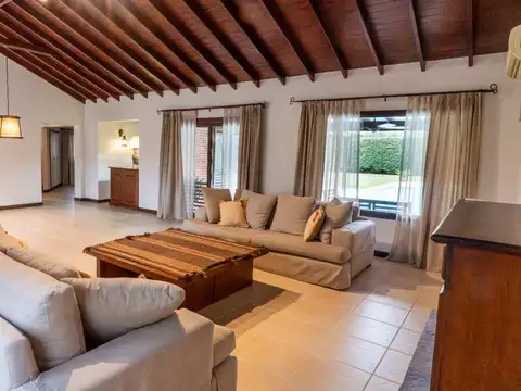 Casa en Venta en Los Pilares, USD 330.000