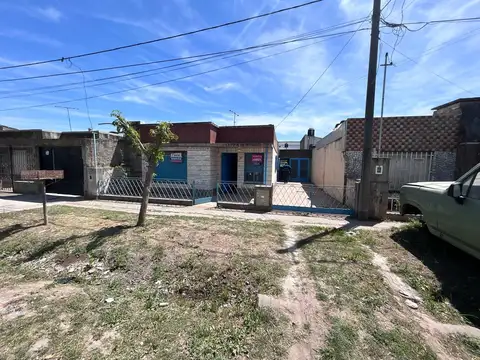 CASA EN VENTA - YAPEYU 2332 - VGG