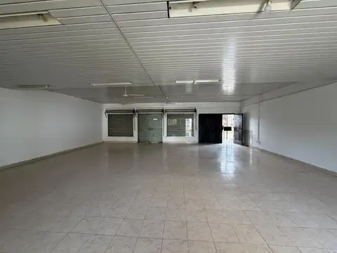 Excelente Salon / Local en venta en B° La Argentina