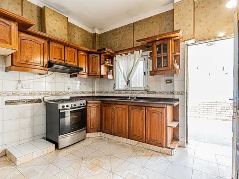 Depto Tipo Casa en Venta 50 años