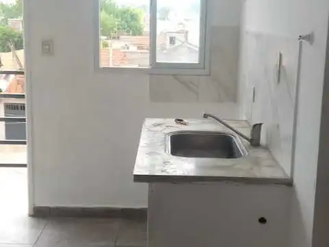 Departamento en Alquiler en Melchor Romero, $ 405.000