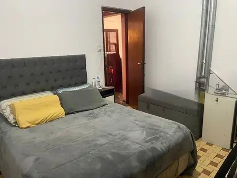 VENTA CASA ALBERDI 2 DORM PATIO