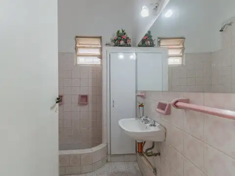 Depto Tipo Casa en Venta en Temperley, USD 65.000