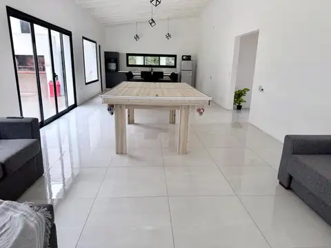 Casa 3 ambientes con 2 baños
