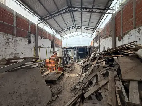 Av. Diaz Velez 484