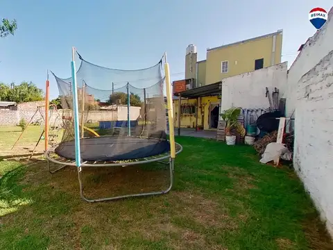 Casa 4 ambientes con 2 baños