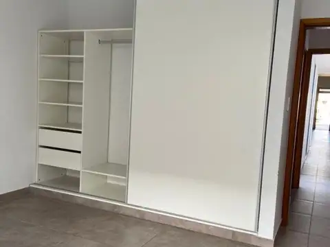Depto Tipo Casa en Alquiler con 1 cocheras