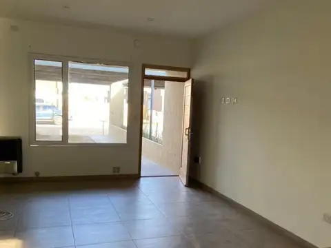 Depto Tipo Casa en Alquiler en Trenque Lauquen, $ 800.000