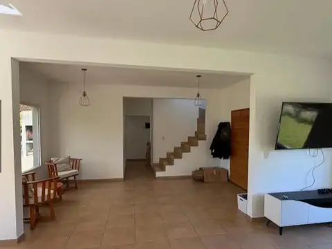 Casa en Alquiler en Pilar del Este - Santa Guadalupe, USD 1.400